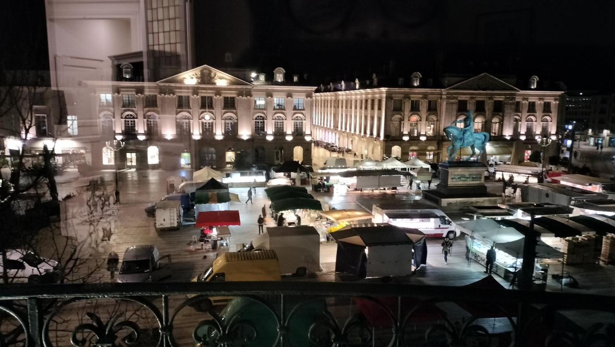 Appartement Avec Belle Vue Sur La Place Du Martroi Orléans Esterno foto
